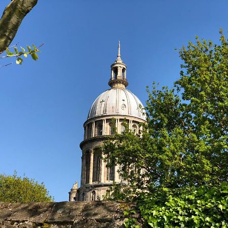 Aux Pieds De La Cathedrale Daire Boulogne-sur-Mer Dış mekan fotoğraf