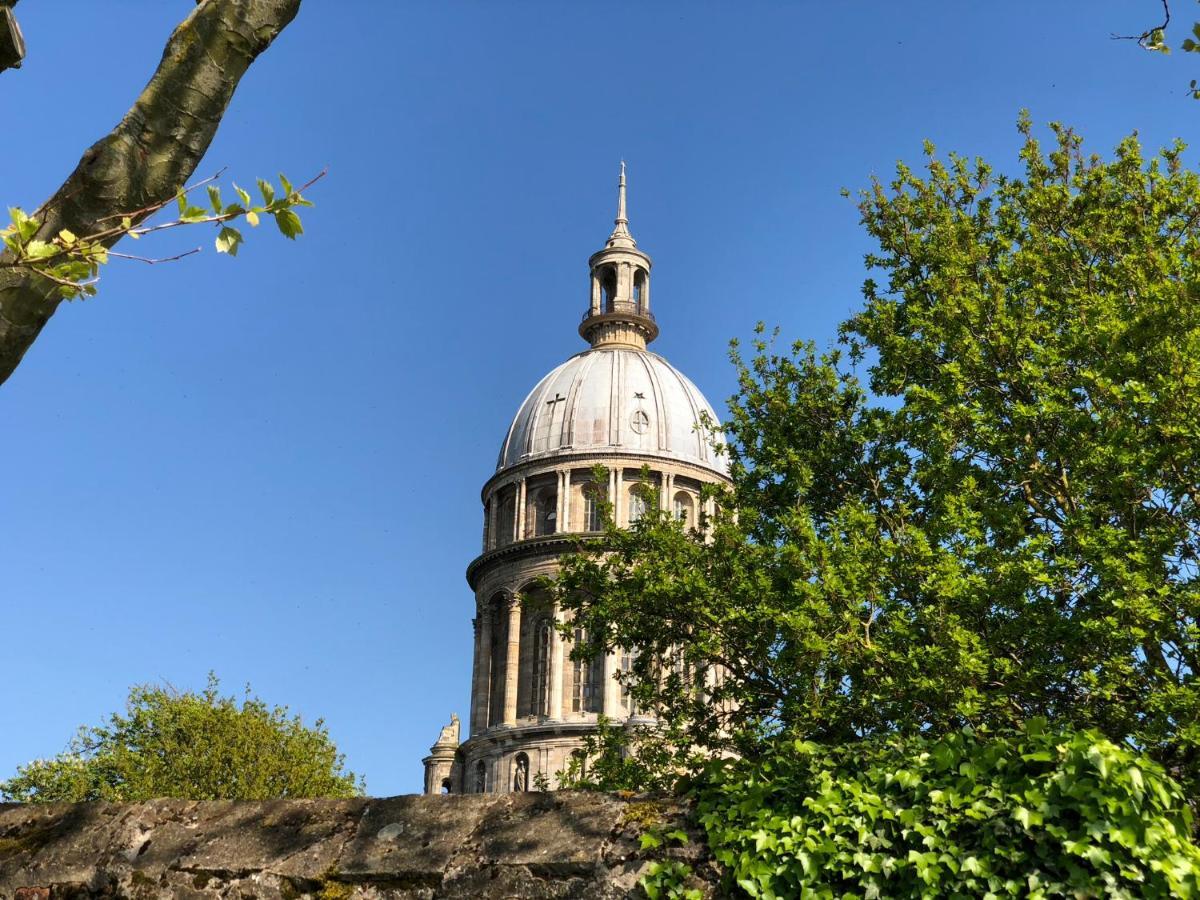 Aux Pieds De La Cathedrale Daire Boulogne-sur-Mer Dış mekan fotoğraf